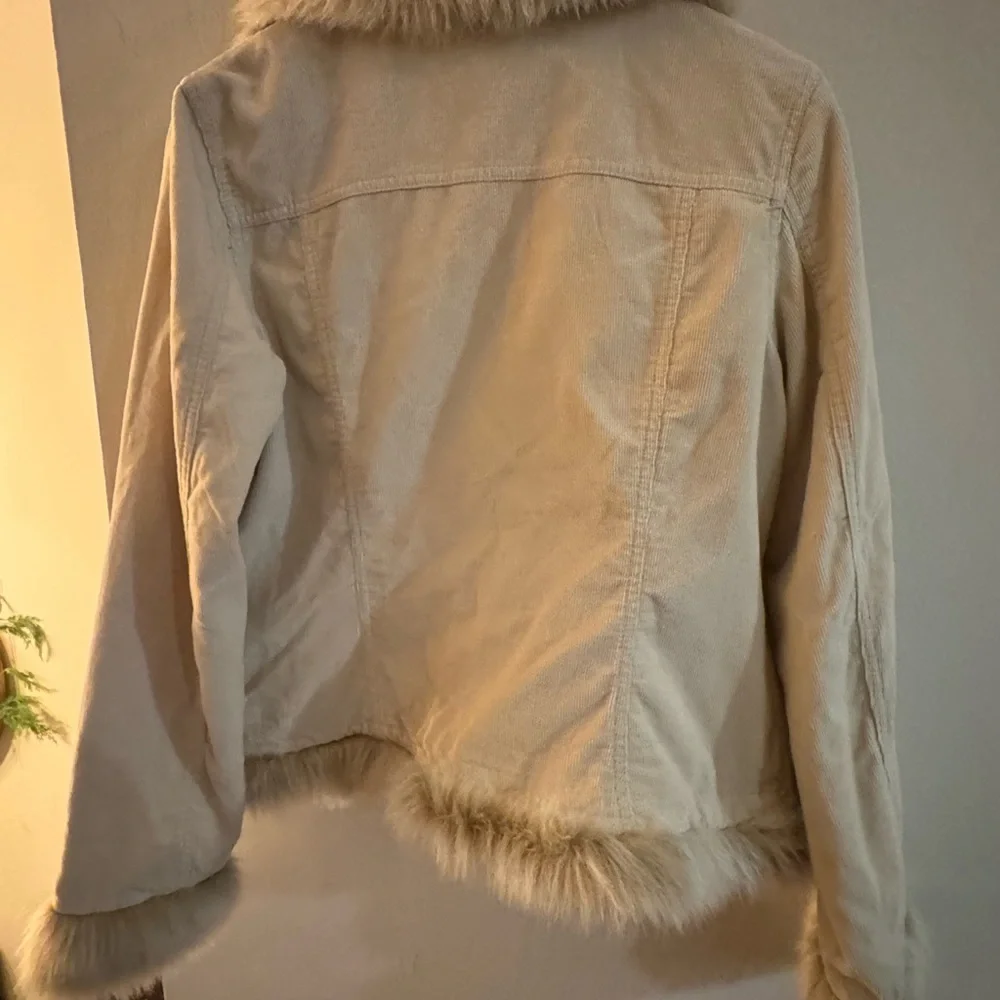 Y2K Rue21 Cream Corduroy Teddy Jacket with Faux Fur Trim – Size L - Picture 3 of 7